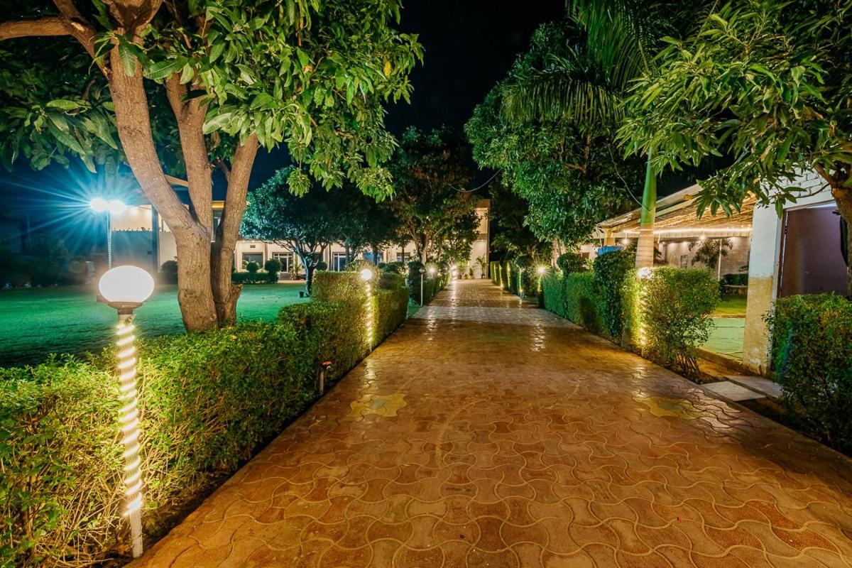 Aditya Palace Pushkar Bagian luar foto