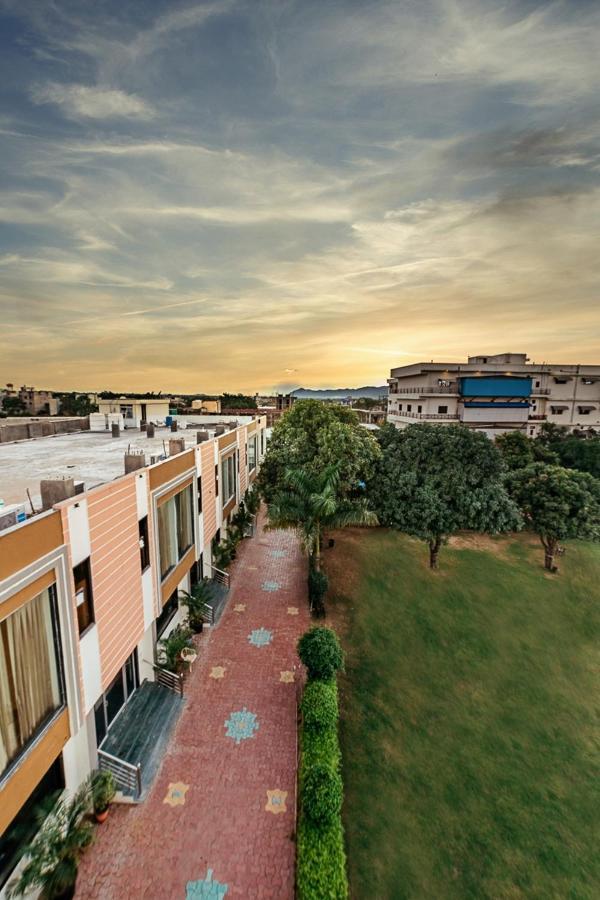 Aditya Palace Pushkar Bagian luar foto