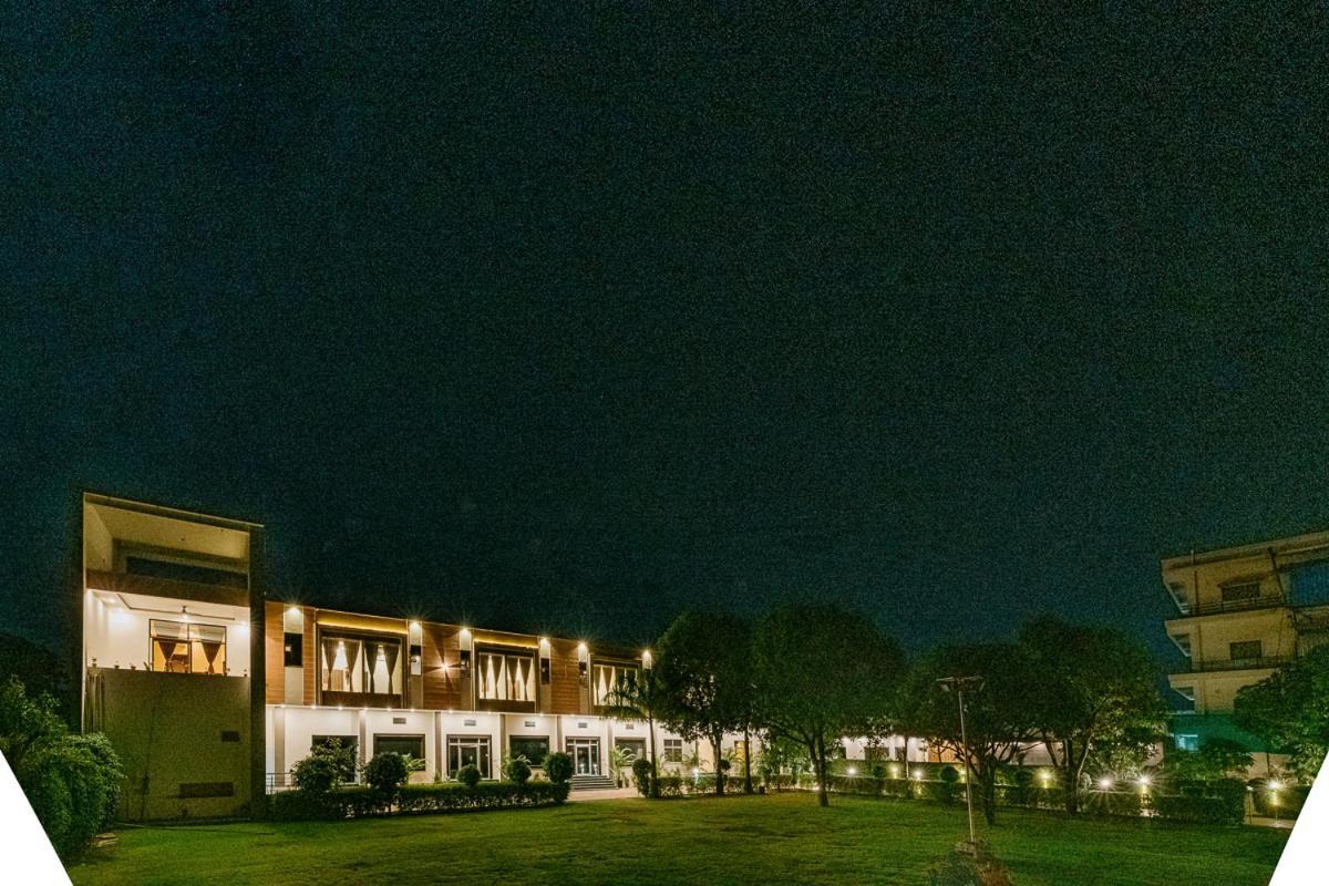 Aditya Palace Pushkar Bagian luar foto